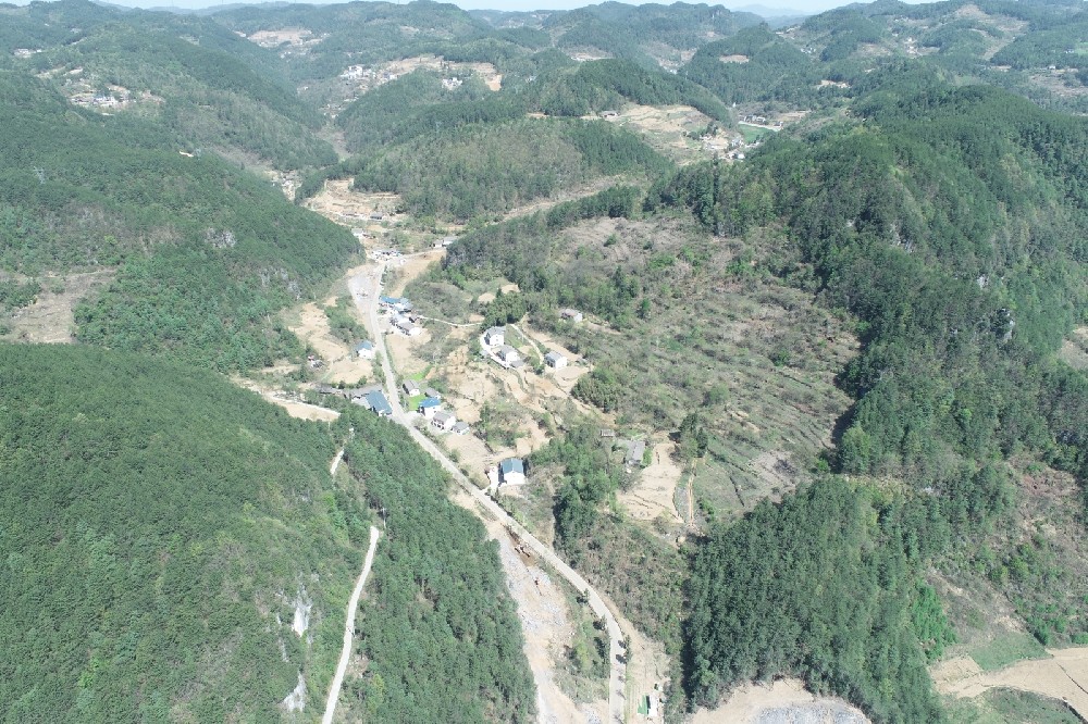 路愈寬，景愈明，可待漫慢行——朝天區(qū)曾家鎮(zhèn)（曾家場(chǎng)鎮(zhèn)至榮樂(lè)養(yǎng)生谷）段道路改建工程建設(shè)側(cè)記
